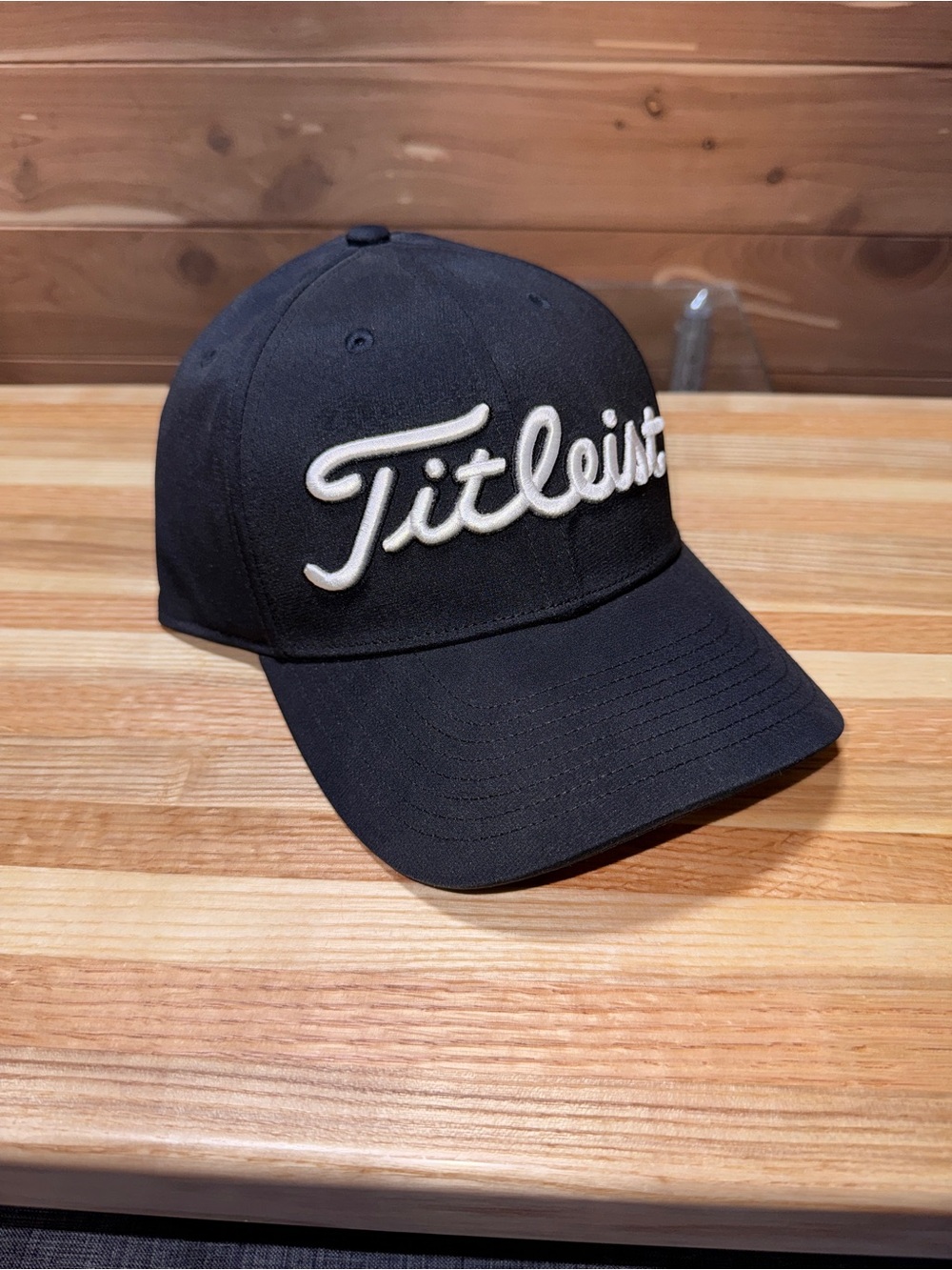 New Titleist Black/White Tour Performance Adjustable Golf Hat Cap NWT OS